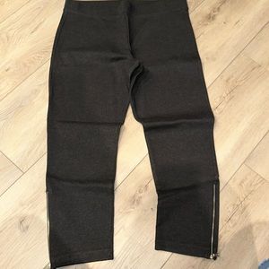 Women’s GAP size XL color charcoal grey.